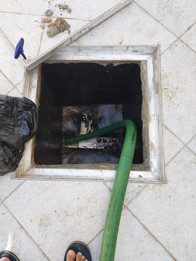 شركة تسليك مجارى وتنظيف مواسير الصرف الصحي من الانسداد والروائح الكريهه