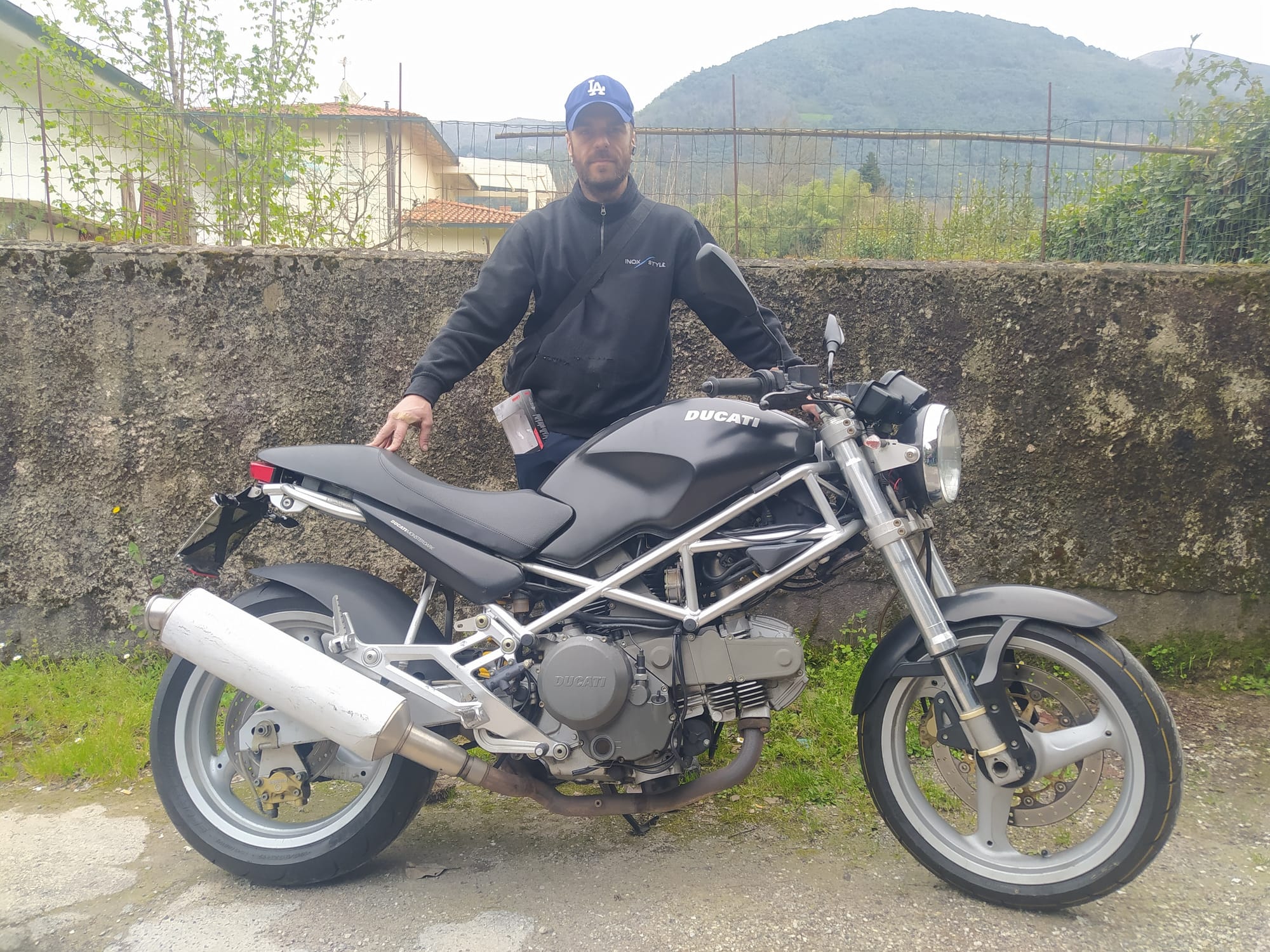 DUCATI  Monster 600