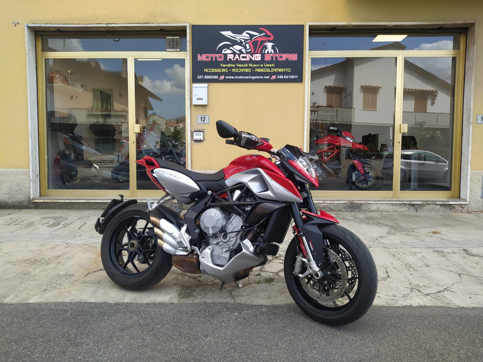 MV AGUSTA Rivale 800