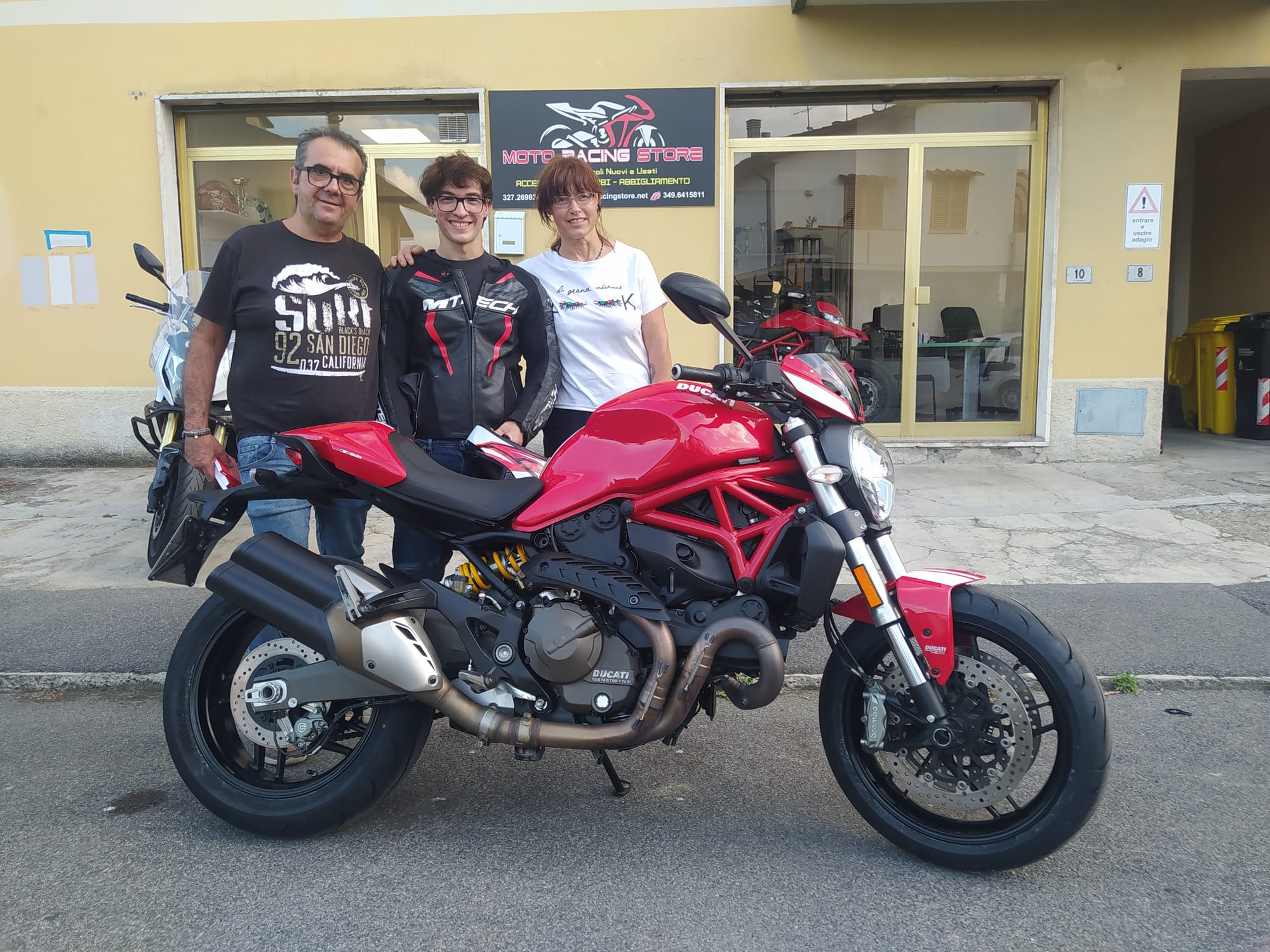 DUCATI  Monster 821