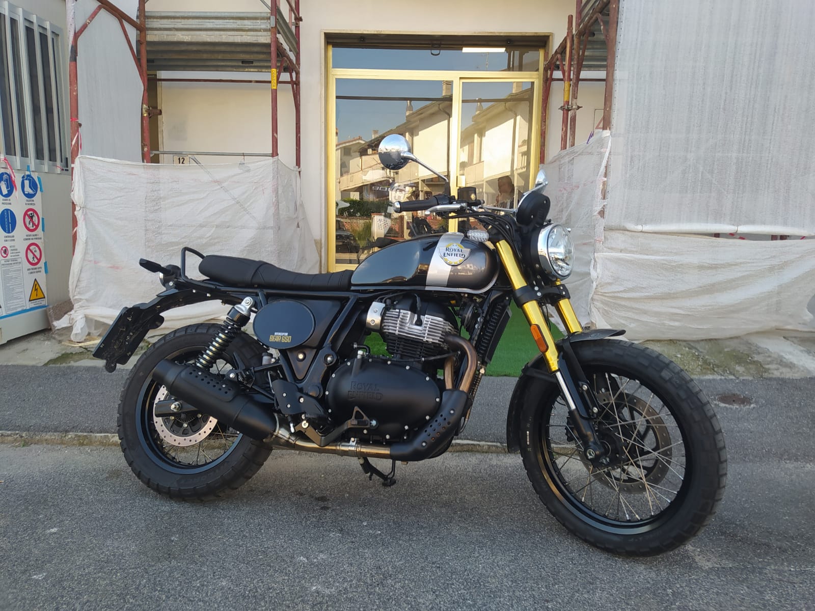 ROYAL  ENFIELD  Interceptor Bear 650