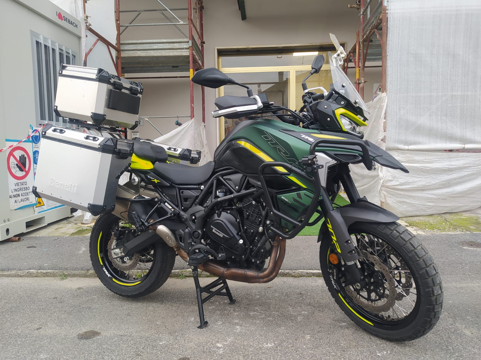 BENELLI  TRK  702 X