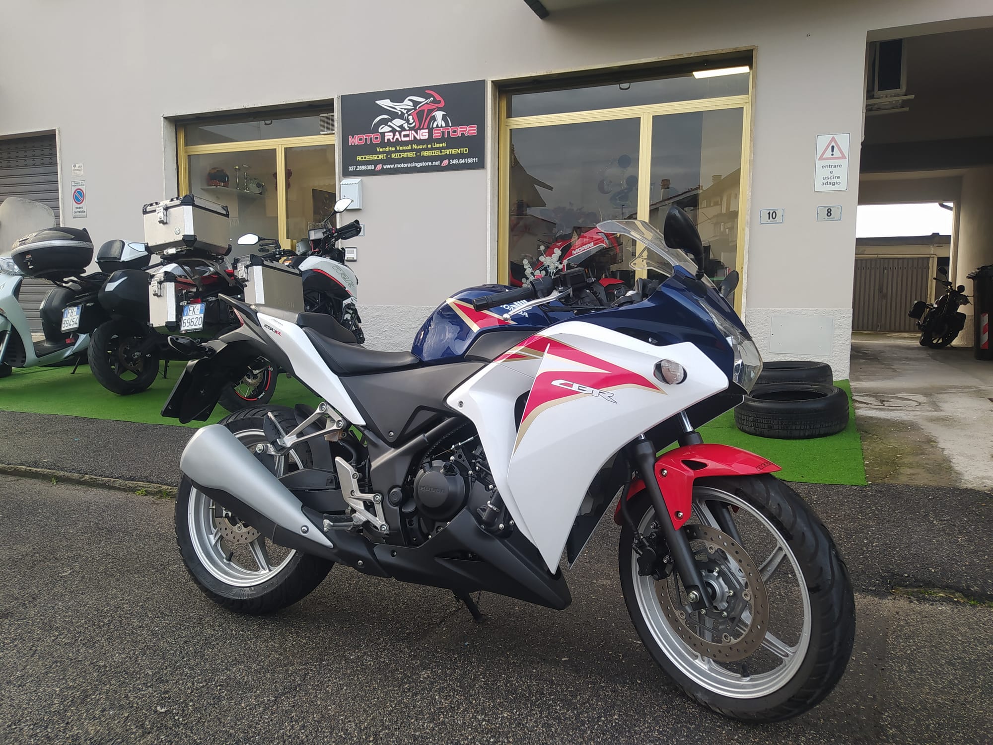 HONDA  CBR 250 R