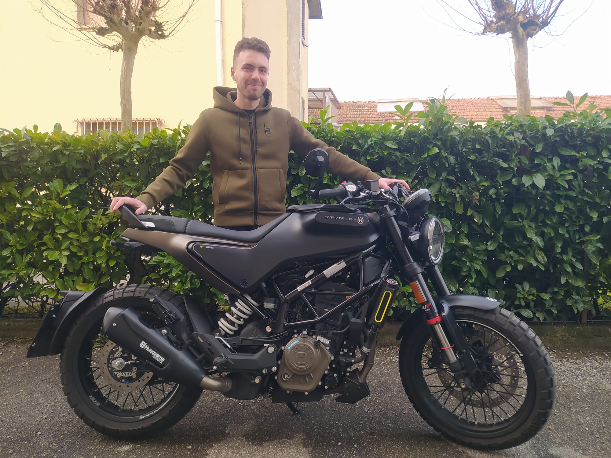 HUSQVARNA Svartpilen 125