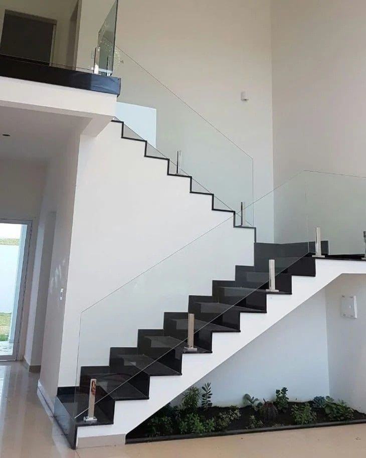 فني درابزين زجاج سيكوريت بالدمام