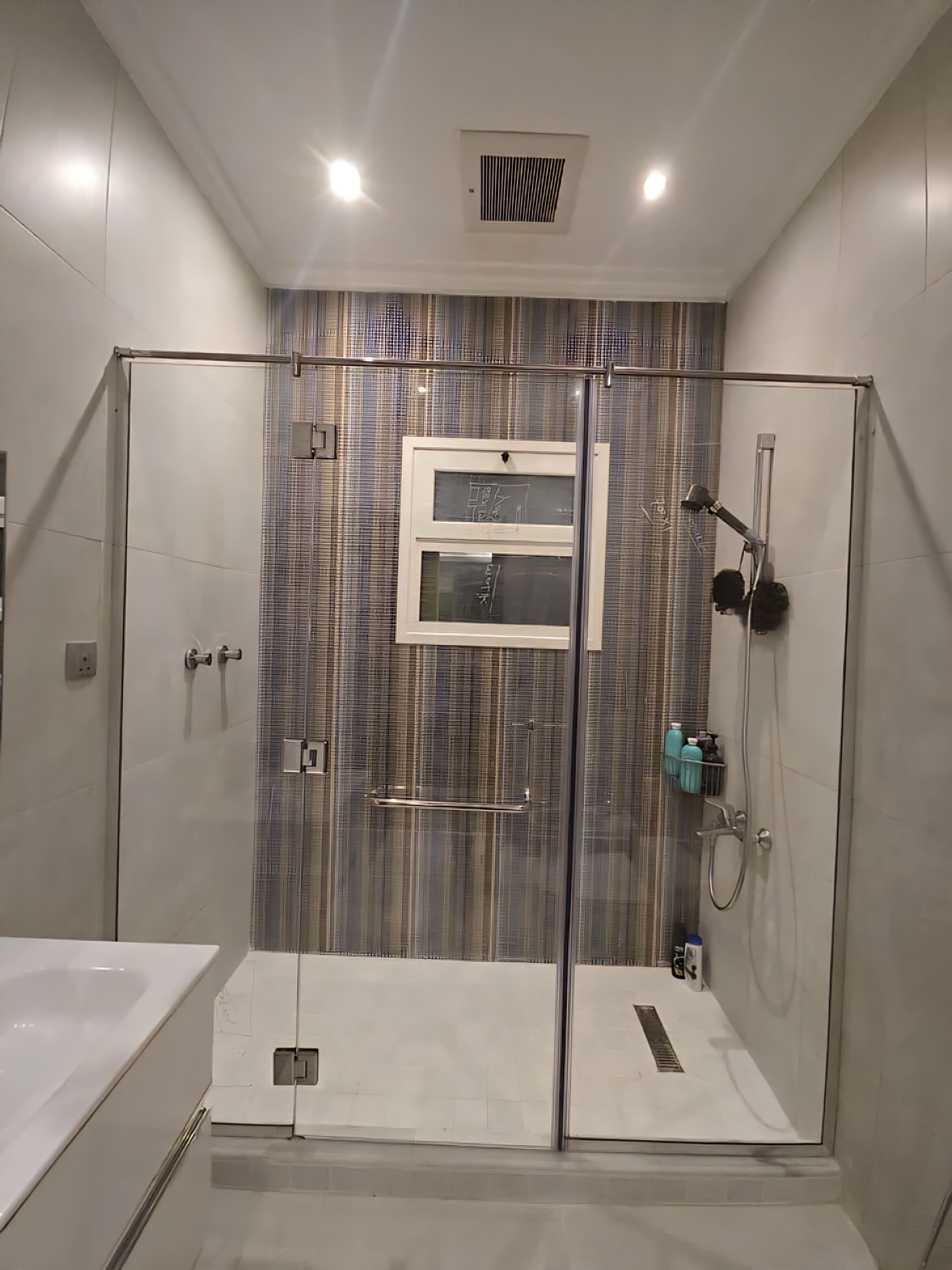 شاور زجاج مفصلات فضي الدمام الخبر