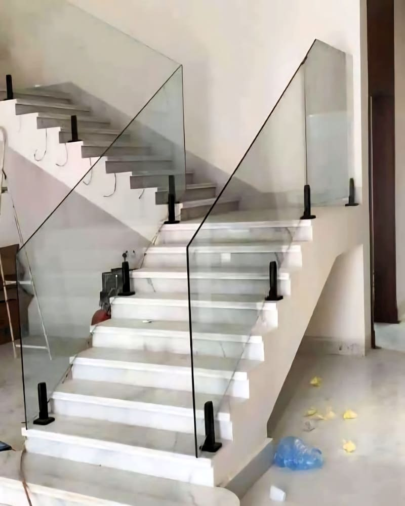 درابزين زجاج خارجي