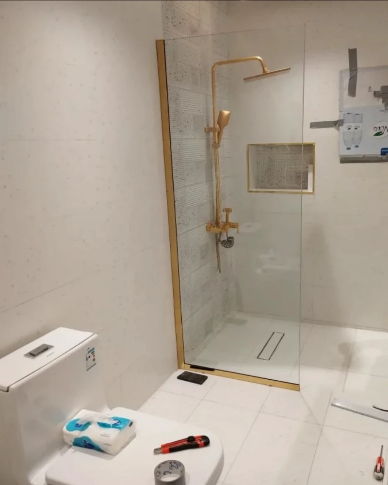 حاجز حمام زجاج ذهبي