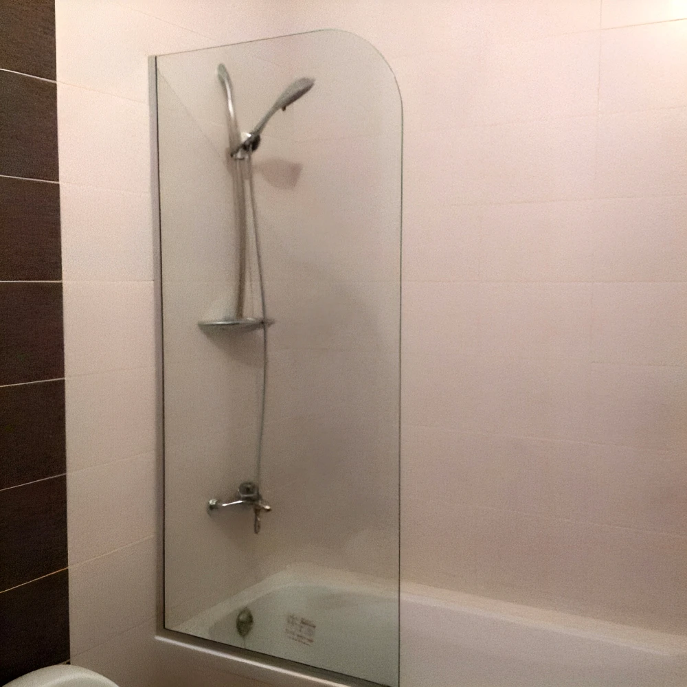 حاجز زجاج فوق بانيو