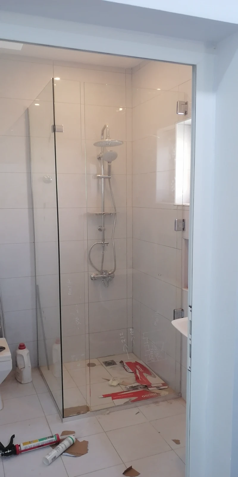 زجاج سكريت الرياض