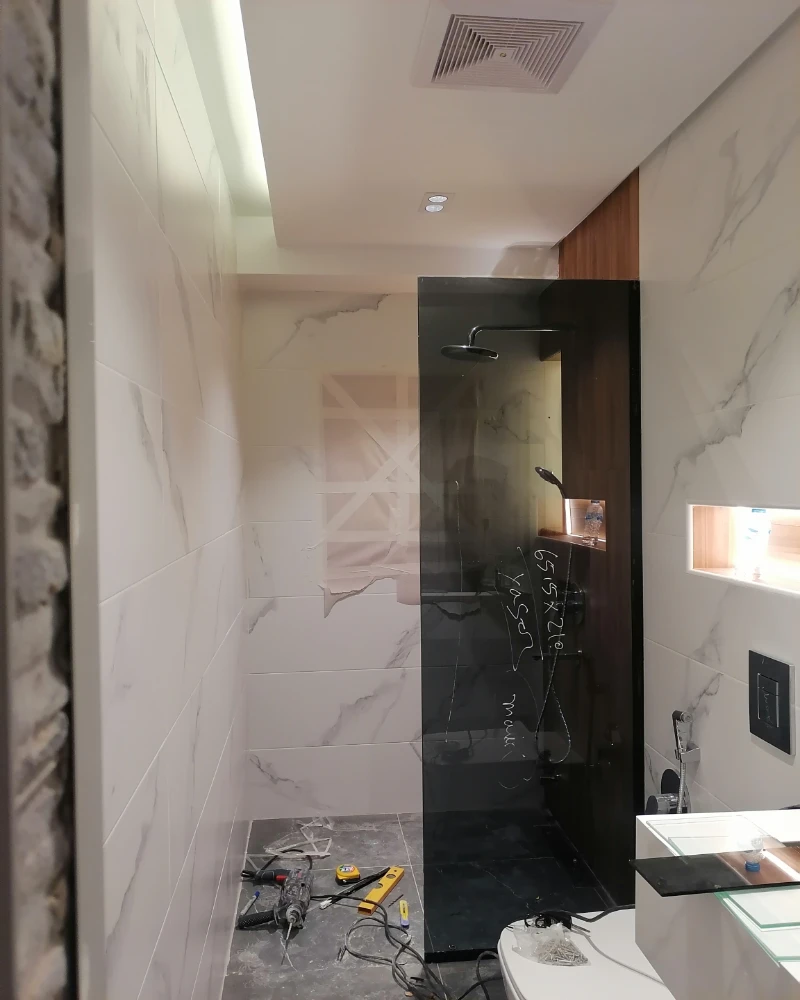 زجاج شاور اسود الرياض