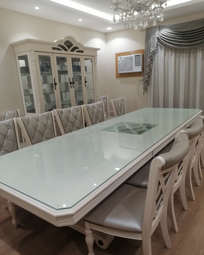 زجاج طاولة طعام