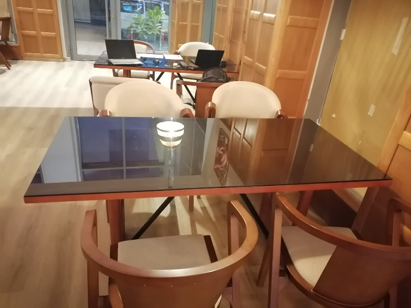 تفصيل زجاج طاولات اسود الرياض