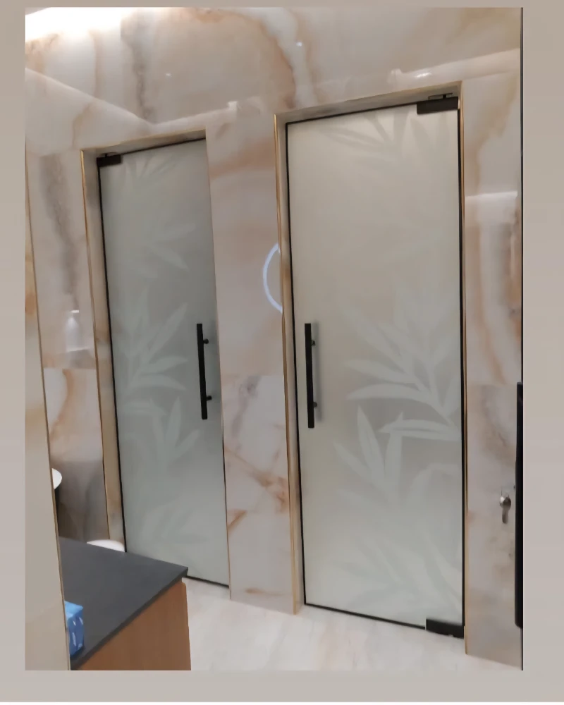 فني تركيب أبواب زجاج