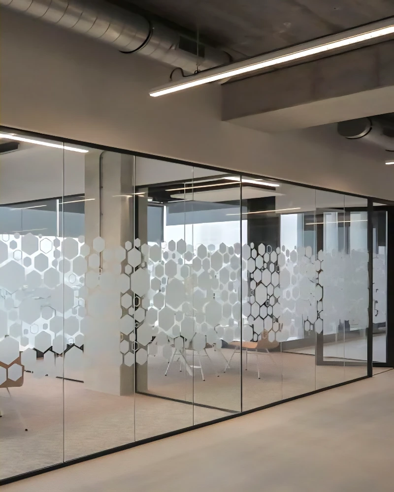 فواصل مكاتب زجاج