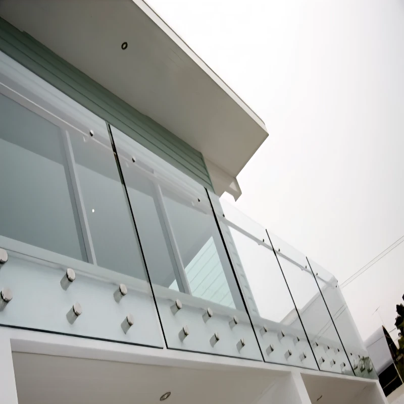 محل زجاج ومرايا الرياض