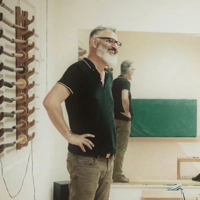 מי אנחנו? image