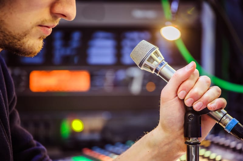 التنوع في نبرة الإلقاء كيف تختار النبرة المناسبة؟