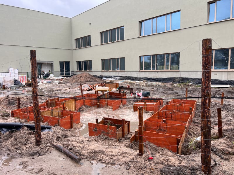 Wykonanie ław i stóp fundamentowych.