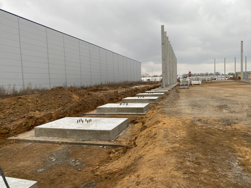 Wykonanie stóp fundamentowych.