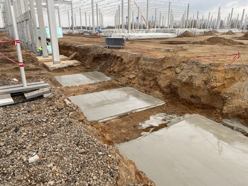 Wykonanie stóp fundamentowych.