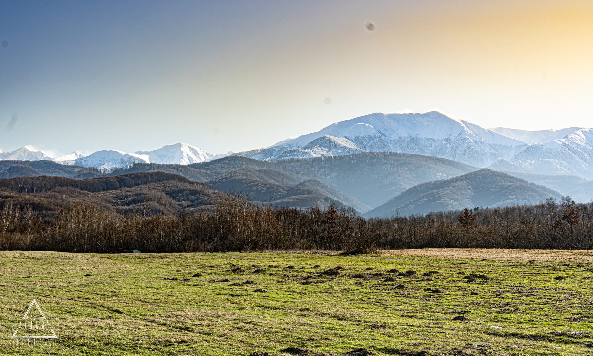 Măreția Munților Făgăraș - Zăpadă pe creste, liniște la poale