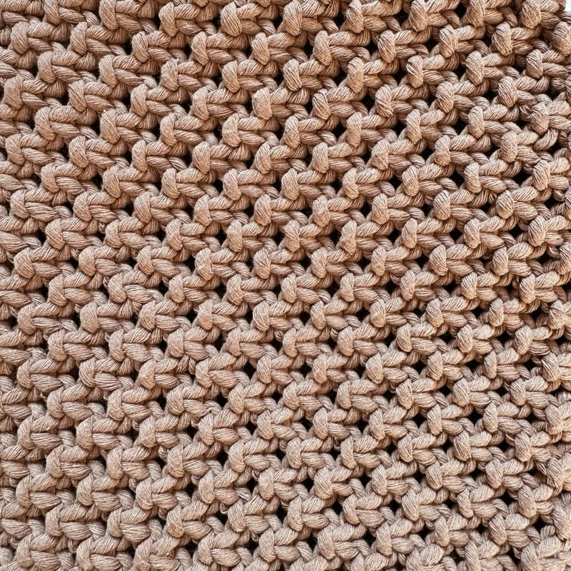 A 2025-ös év Pantone színe: Mocha Mousse – a természet és az elegancia találkozása