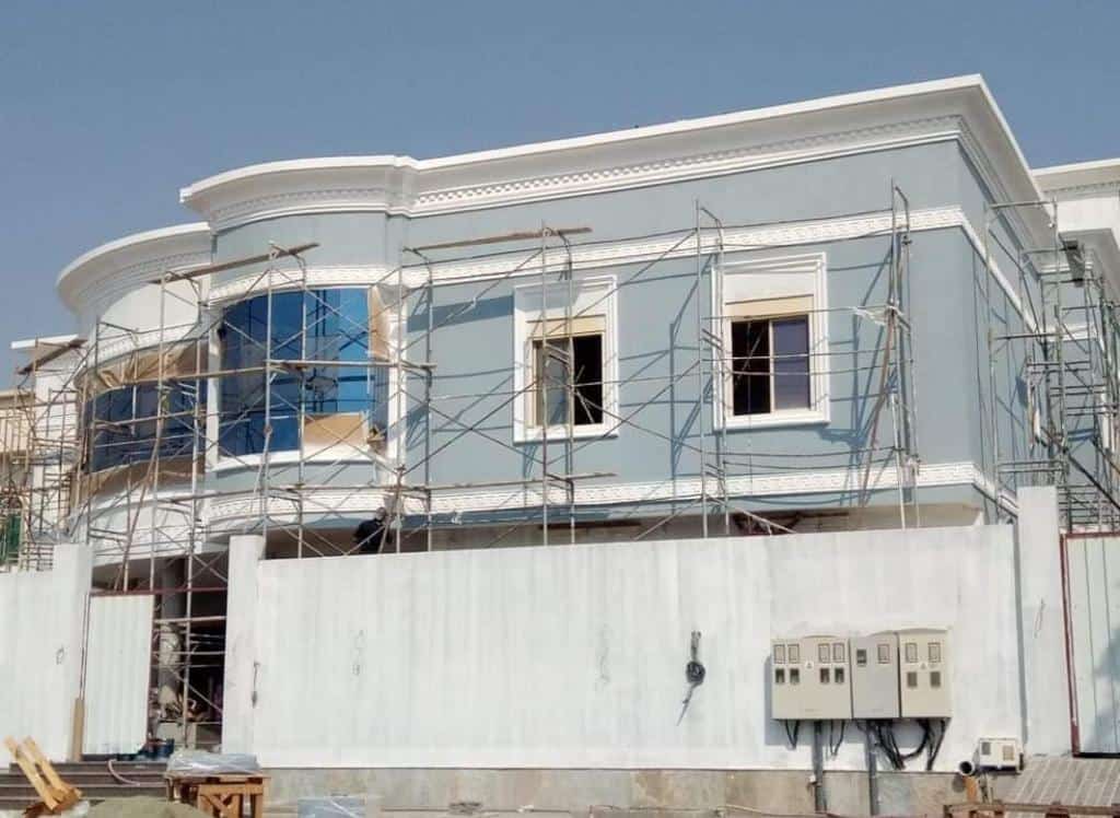 ترميم وتشطيب مباني وبناء ملاحق واستراحات ساندوتش بانل في جدة ومكة 2026