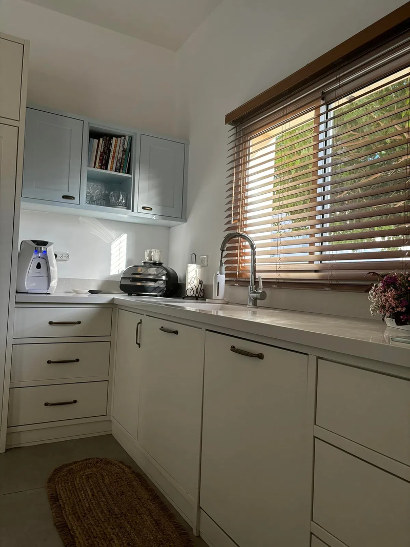 הום סטיילינג לחלל ציבורי בבית בפרדס חנה משפחת לוי