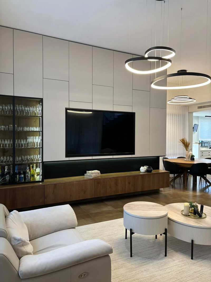 שדרוג חלל ציבורי בבית באחוזת ברק משפחת רוזנברג