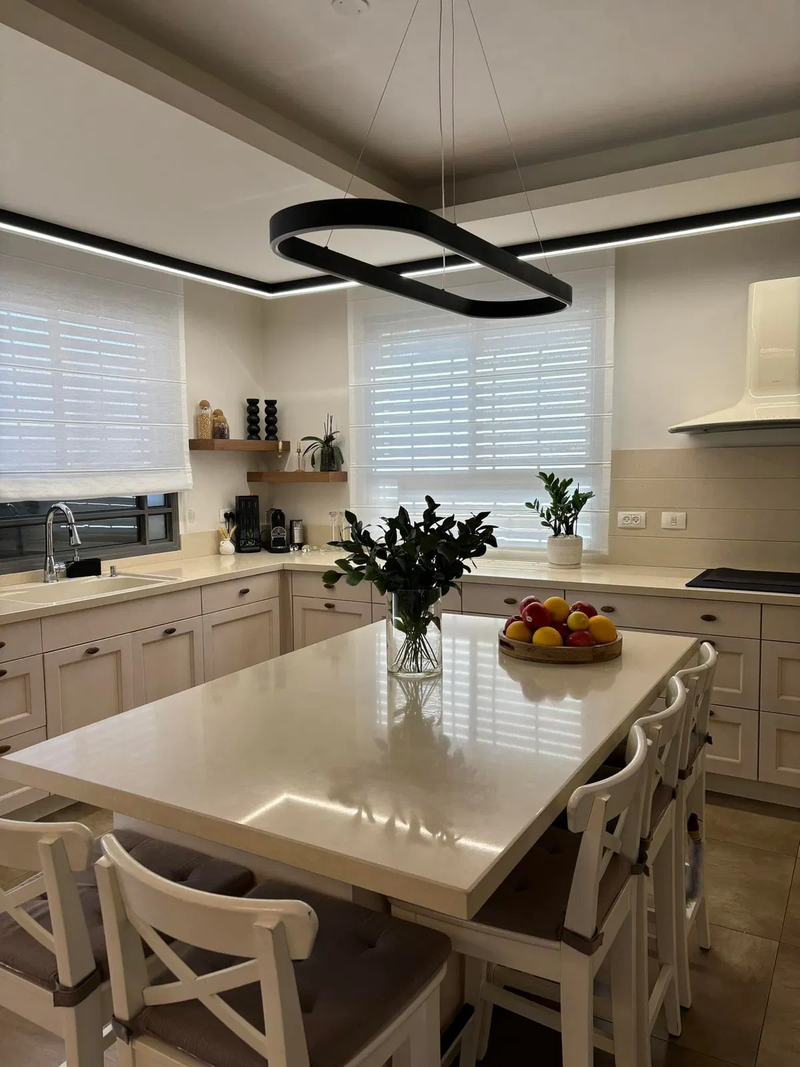 שדרוג חלל ציבורי בבית באחוזת ברק משפחת רוזנברג