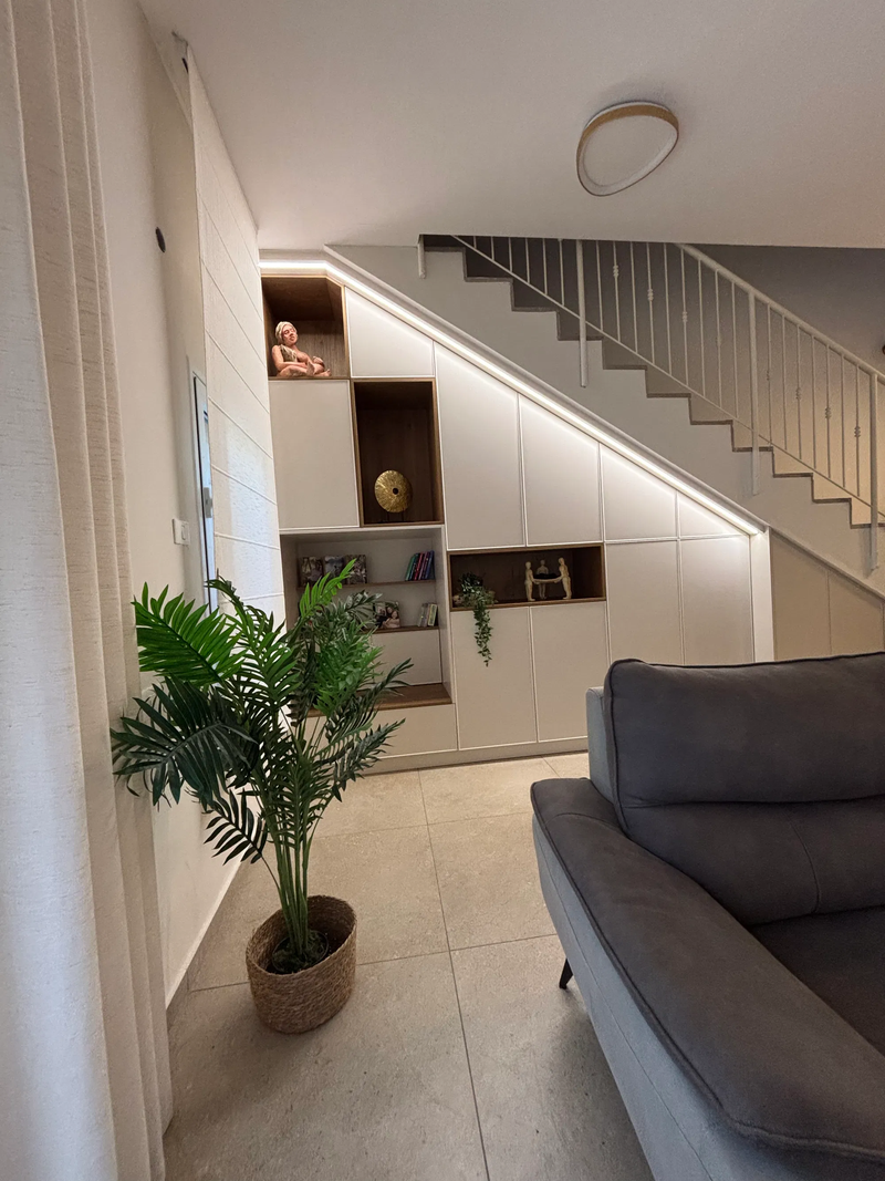 שידרוג מבואת מדרגות בבית - פרדס חנה