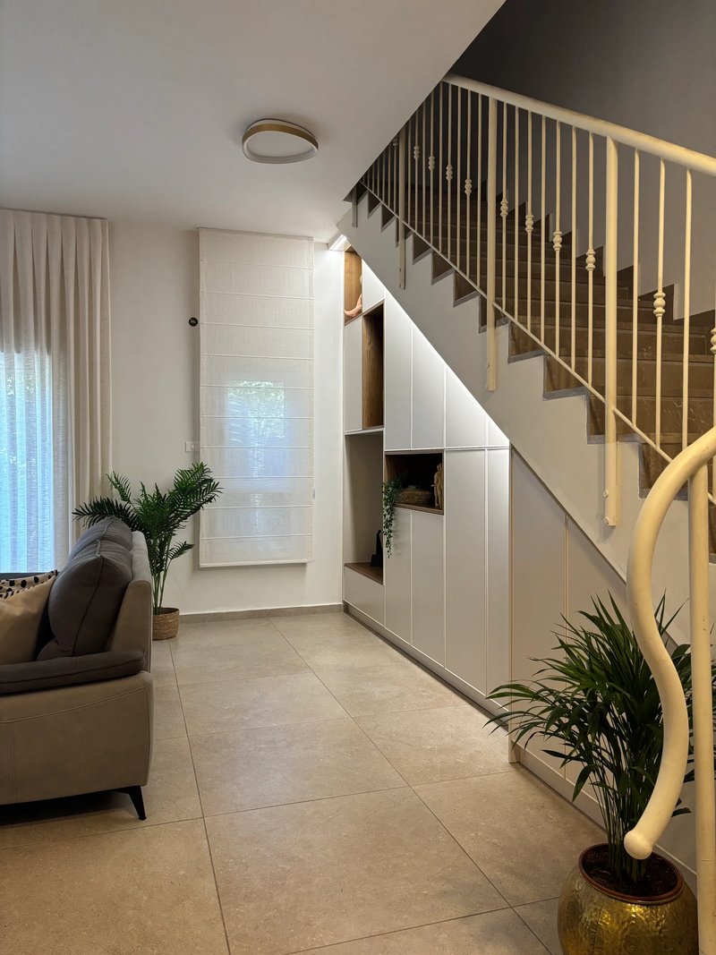 שידרוג מבואת מדרגות בבית - פרדס חנה