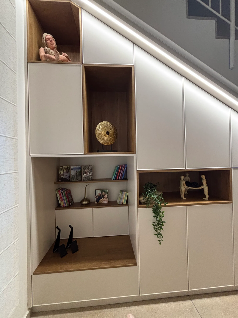 שידרוג מבואת מדרגות בבית - פרדס חנה