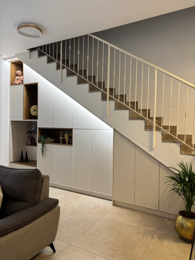 שידרוג מבואת מדרגות בבית - פרדס חנה