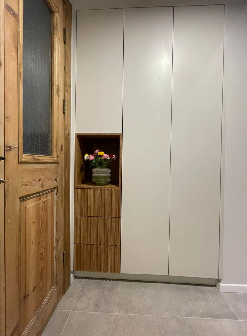 ארון מבואת כניסה לבית