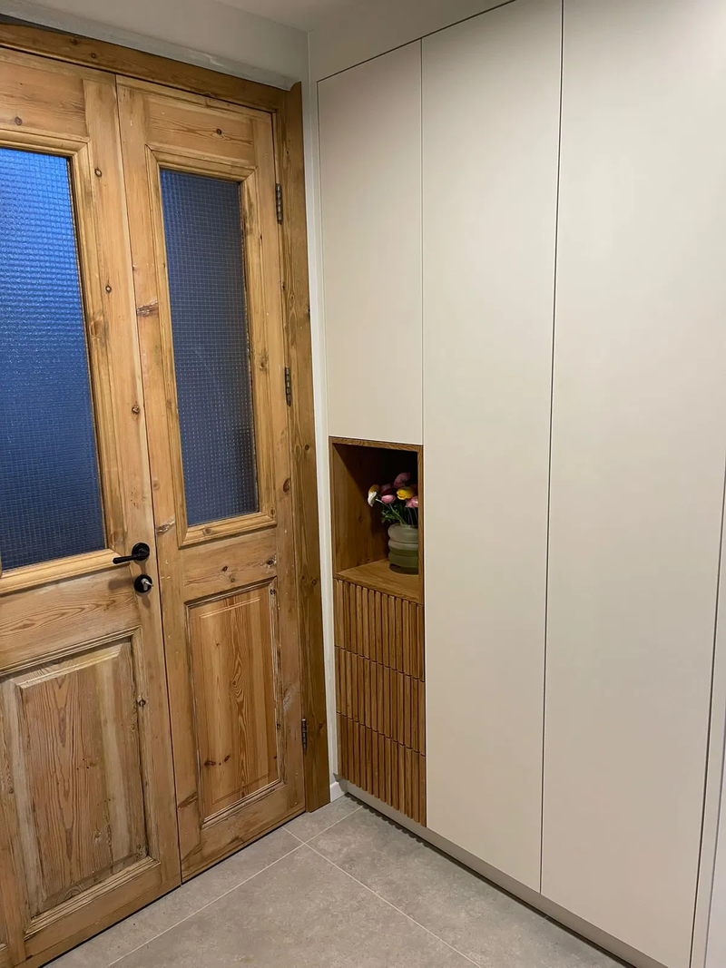 ארון מבואת כניסה לבית