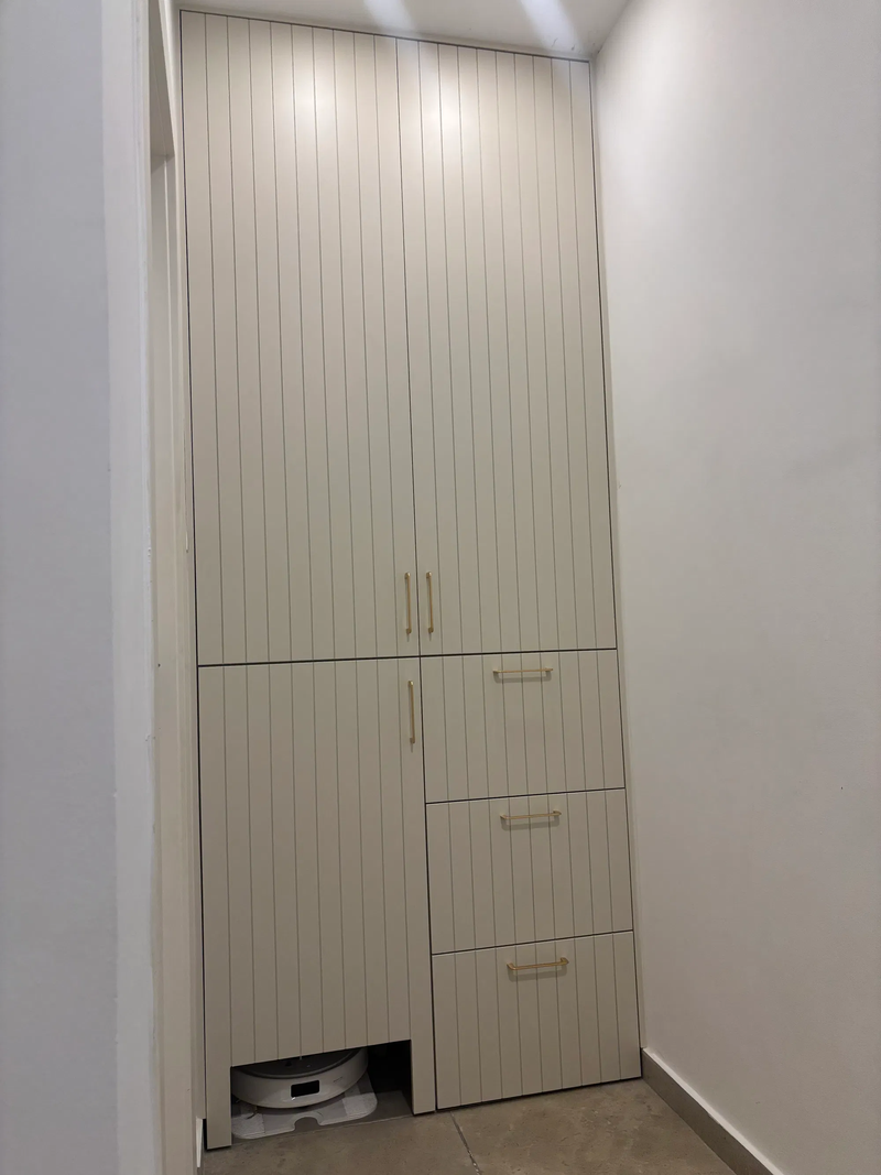 ארון מבואת כניסה לבית