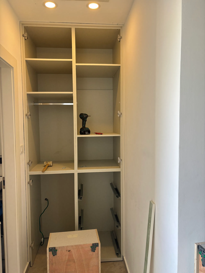 ארון מבואת כניסה לבית