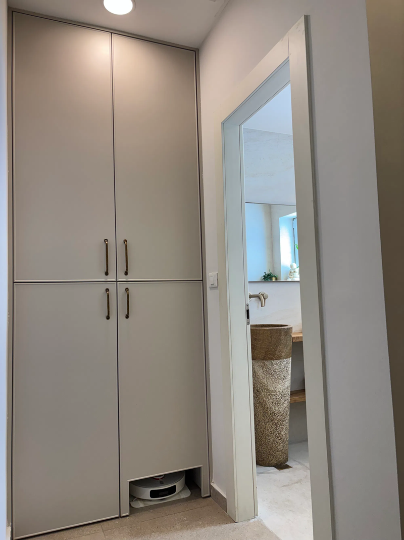 ארון מבואת כניסה לבית