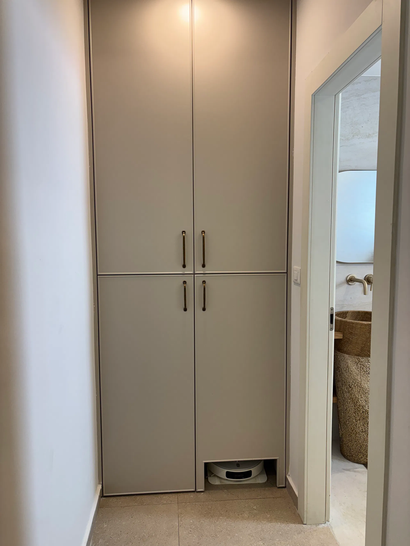 ארון מבואת כניסה לבית