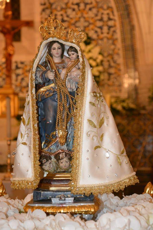 Nossa Senhora de Nazaré: a miraculosa imagem talhada por São José e pintada por São João Evangelista