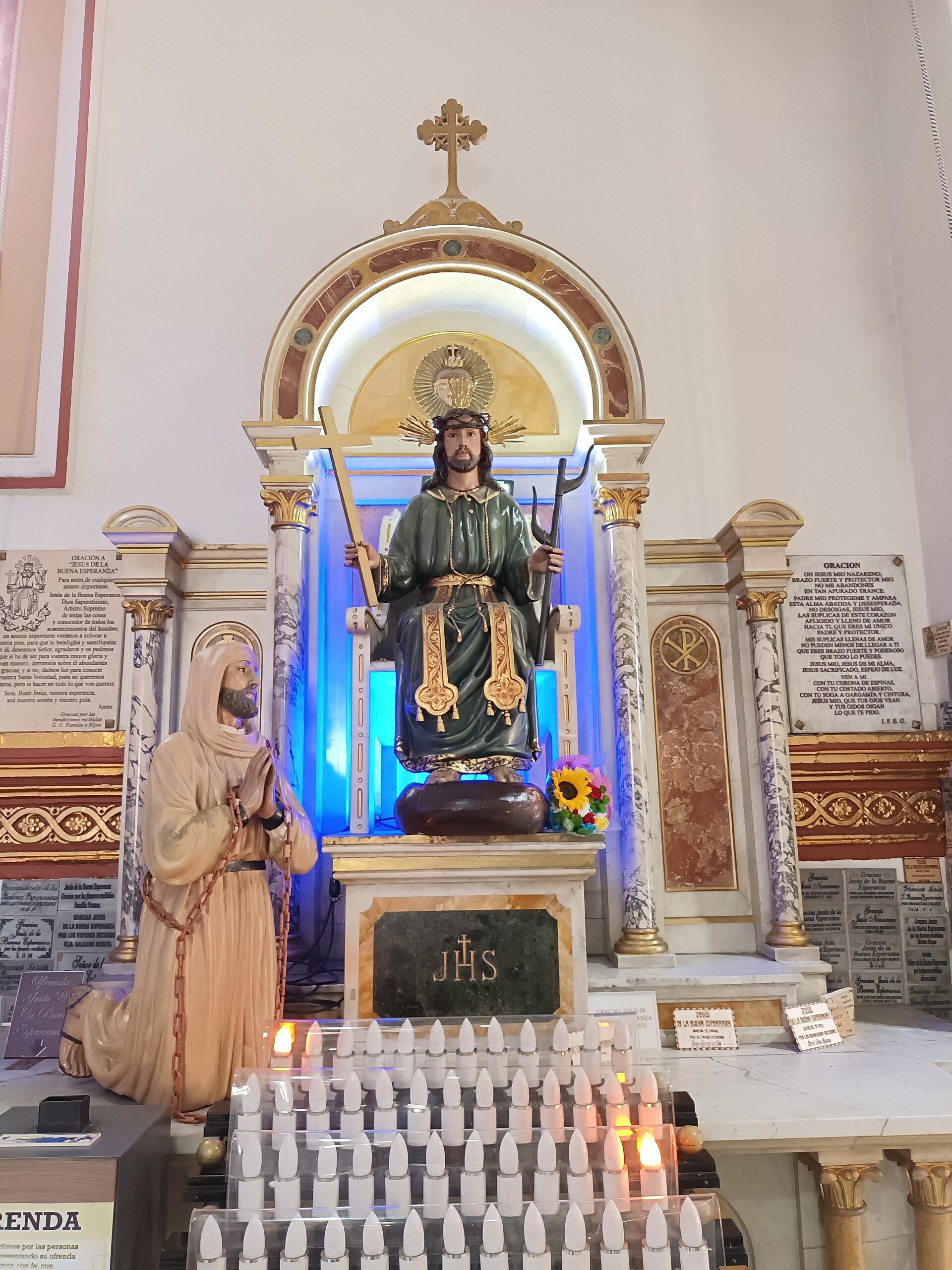 O milagre da imagem de Nosso Senhor da Boa Esperança que lança sua sandália de ouro para um pobre fiel pagar suas dívidas: símbolo da Providência Divina para nossos momentos de incertezas quando buscamos a Deus com fé!