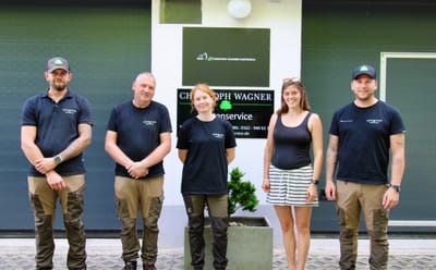 über uns image