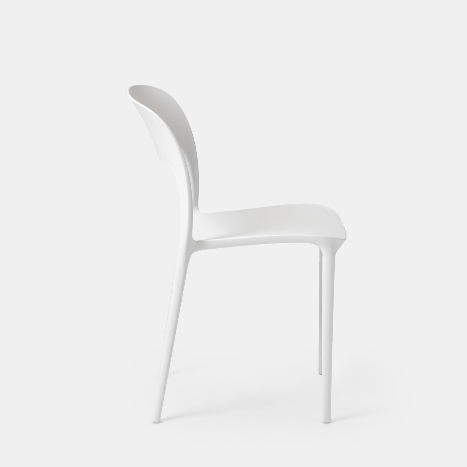 WHITE POMBIA CHAIR