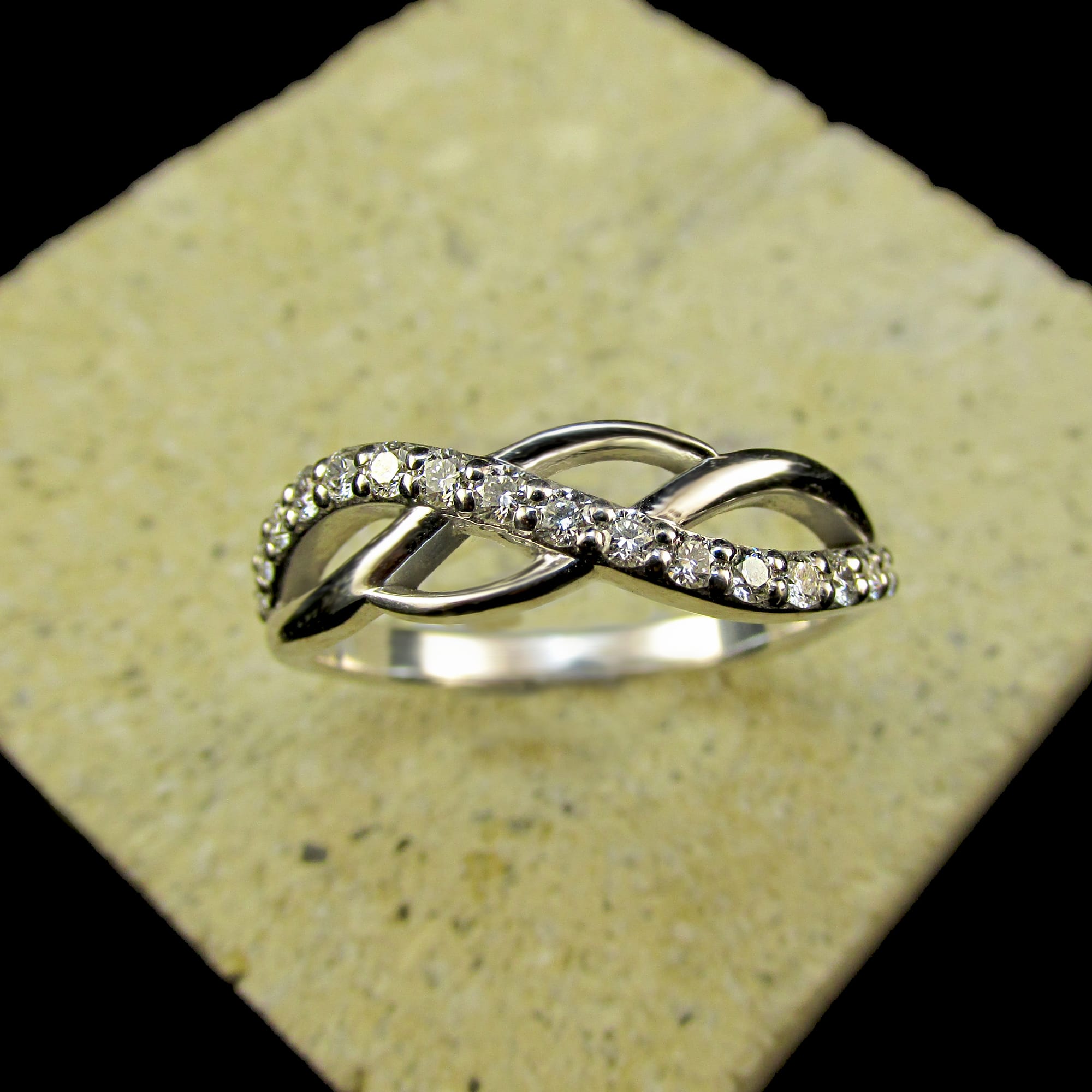 9ct White Gold Diamond Cross-over Ring (Ref#25004)