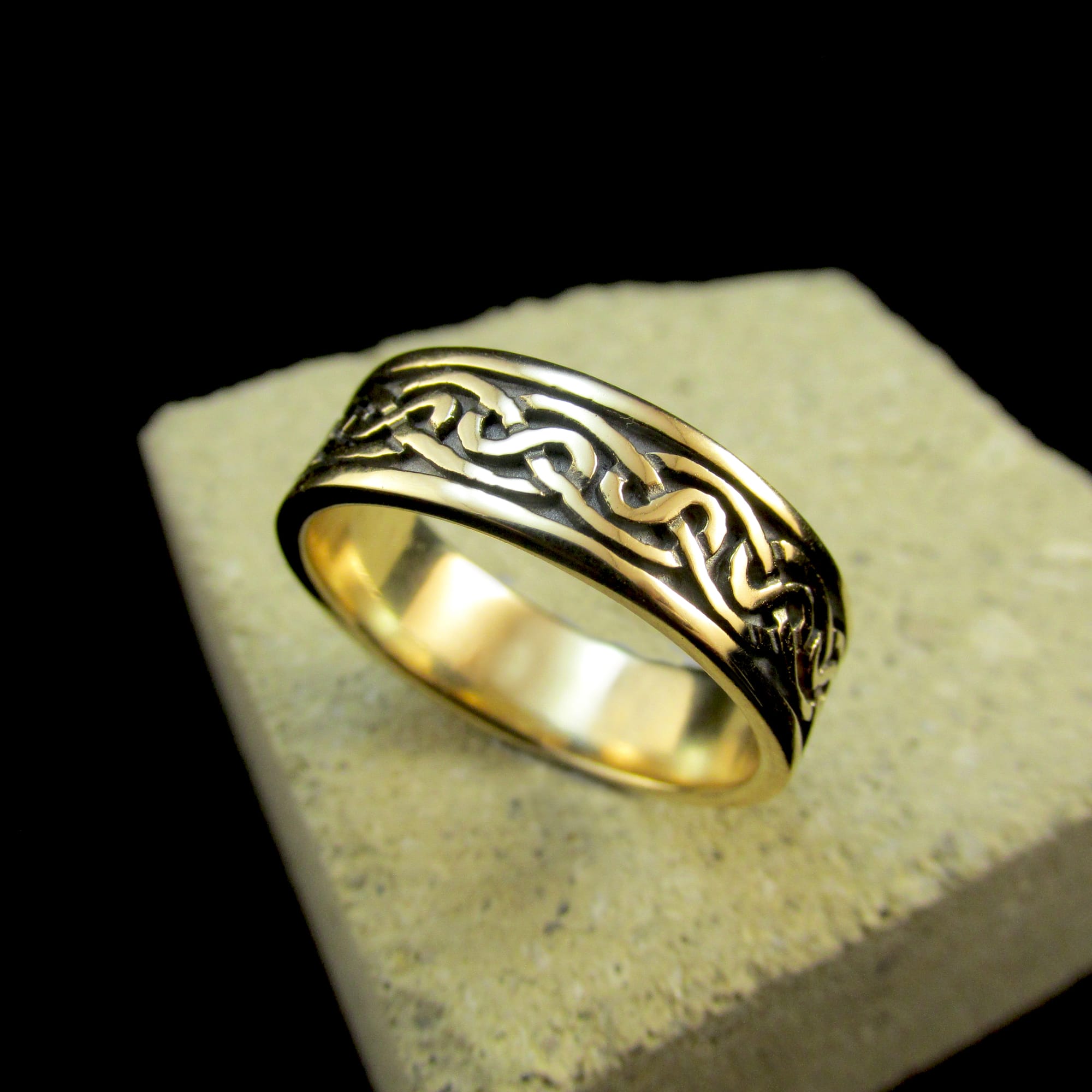 9ct Yellow Gold Gents Celtic Band (Ref#26014a)