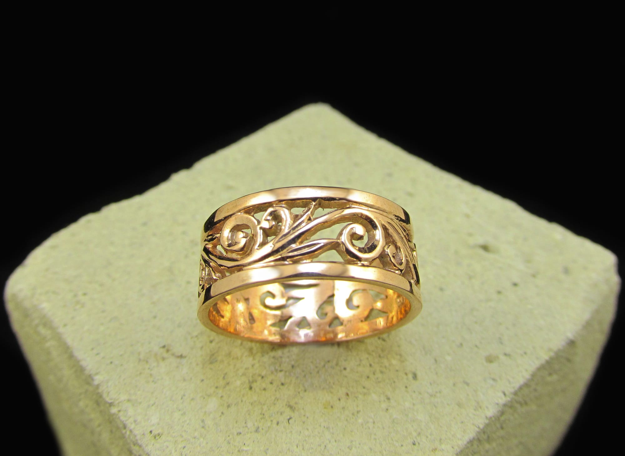 9ct Rose Gold Filigree Band (Ref#26018)