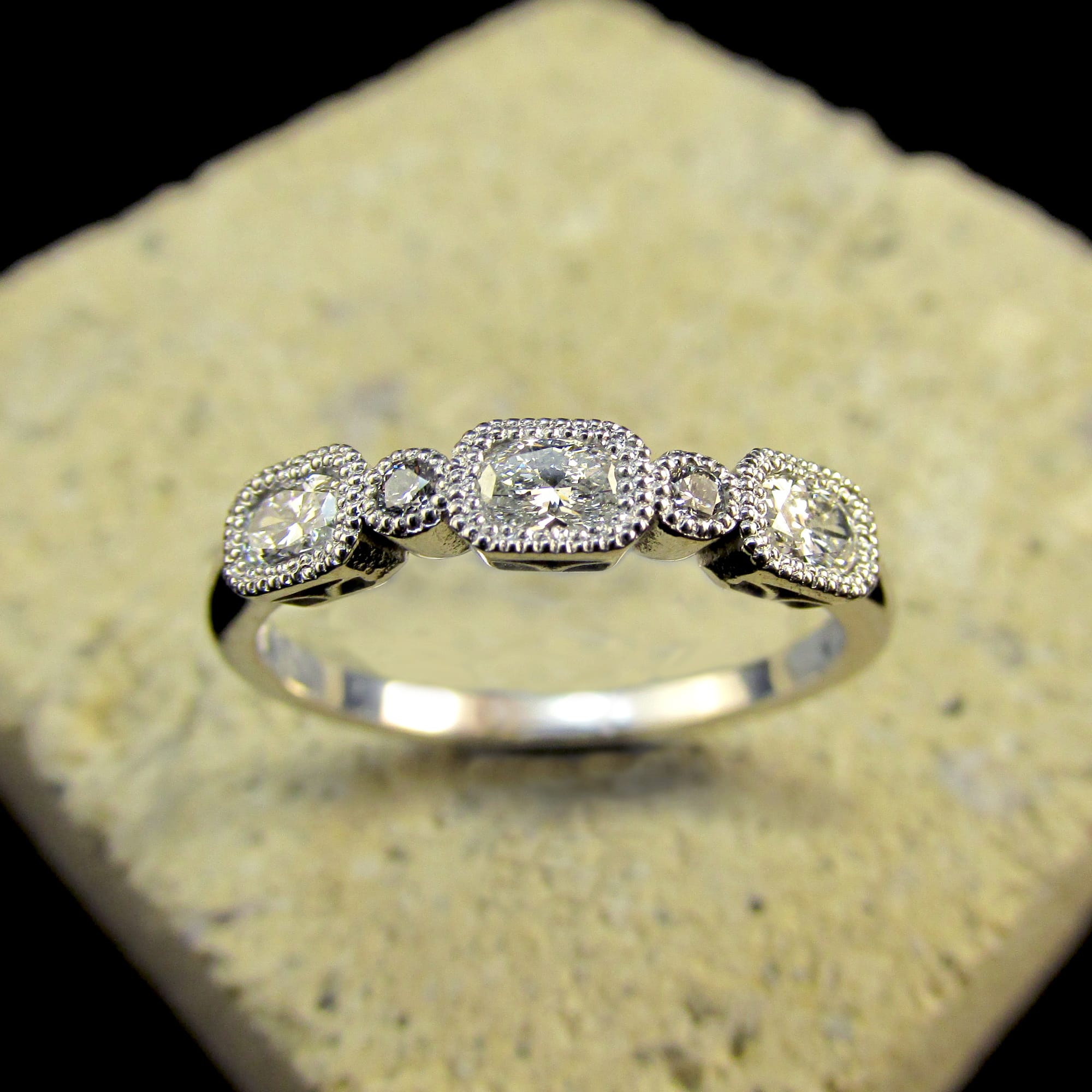 18ct White Gold Millgrain Diamond Ring (Ref#26066)