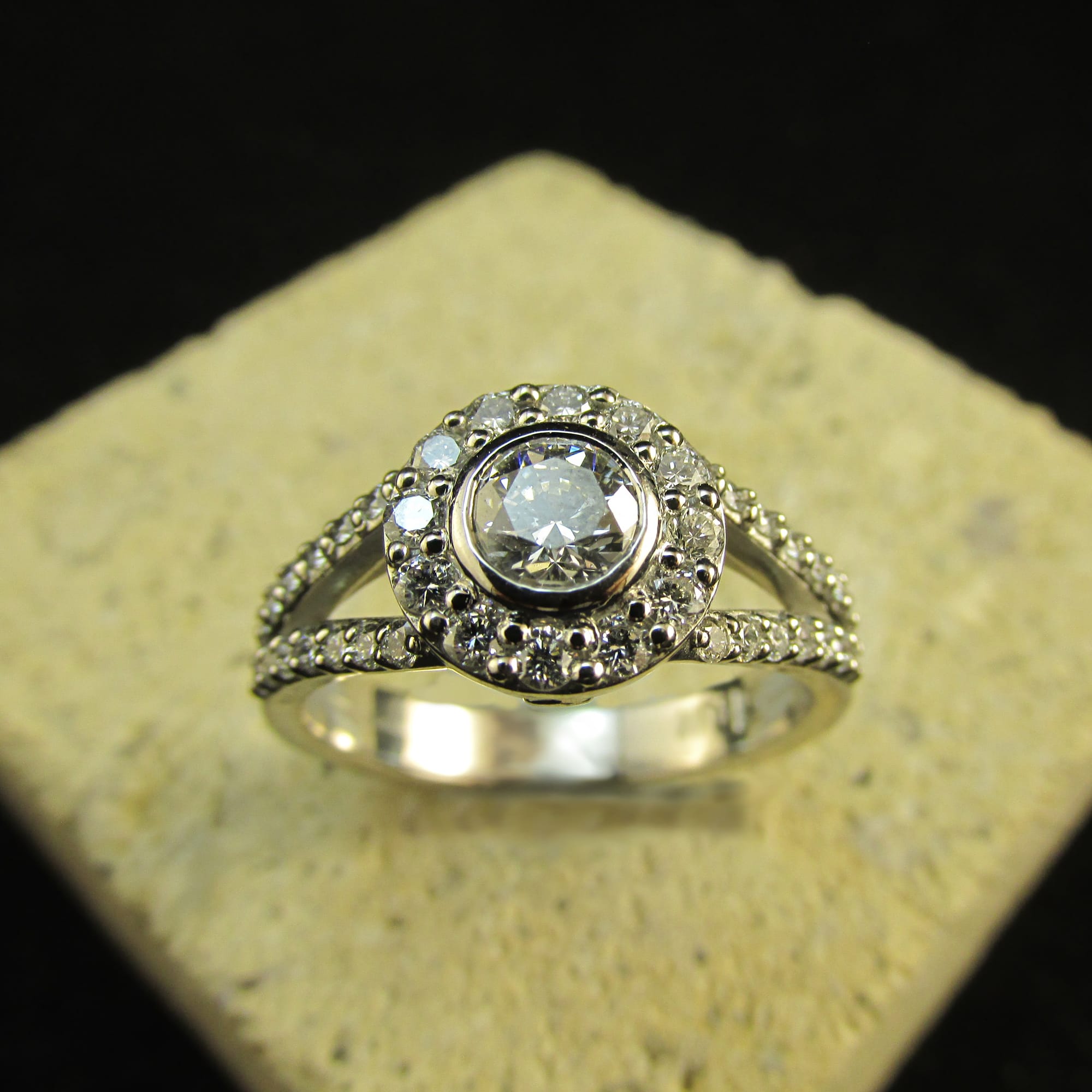 Platinum Diamond Halo Cluster Ring (Ref#26076)